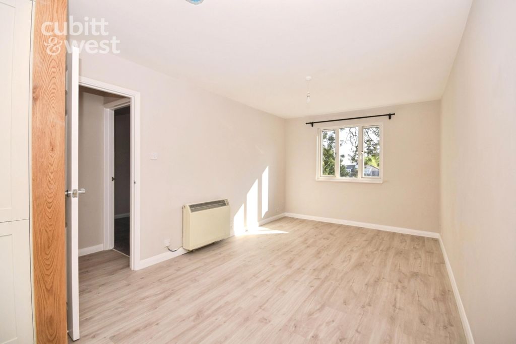 Property photo 3 of 7 Open-Plan Living