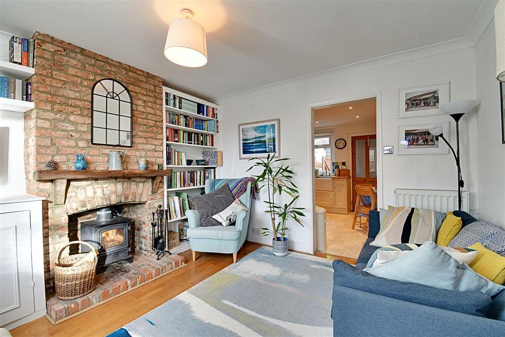 Property photo 2 of 24 Lounge 1.Jpg