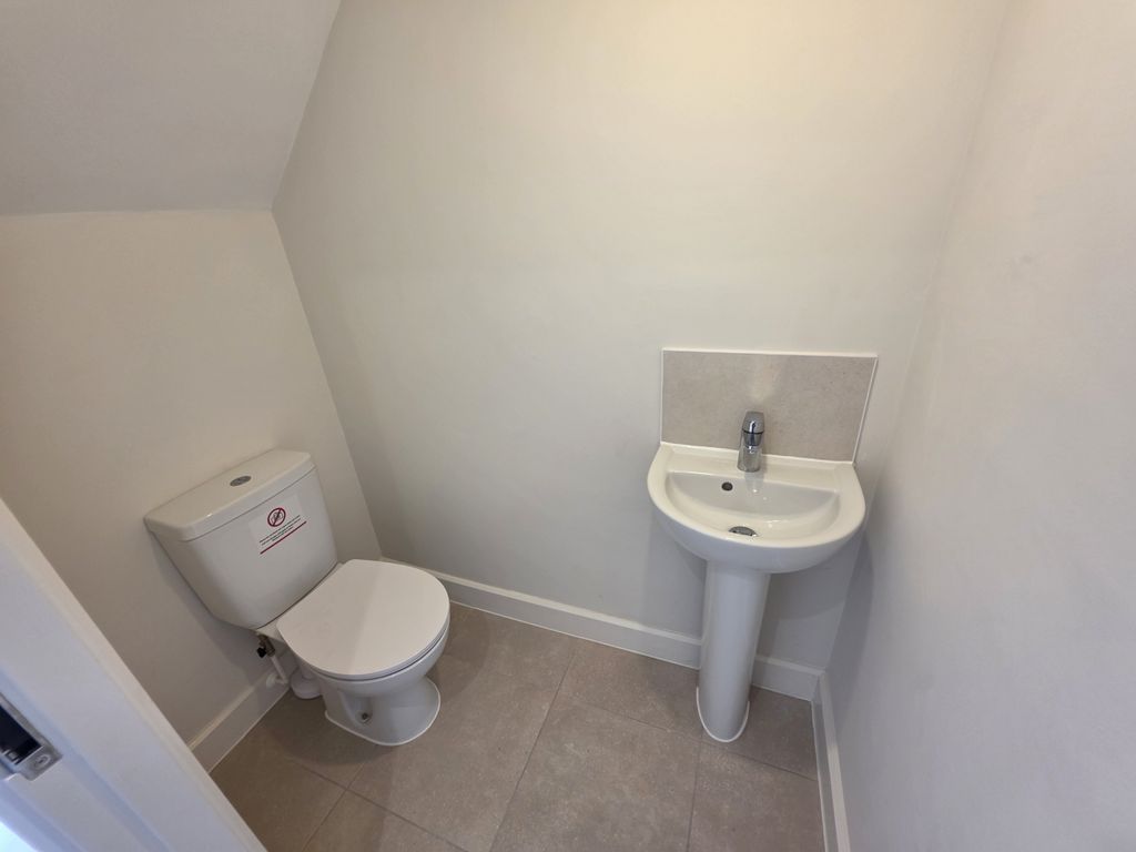 Property photo 3 of 8 Gallery