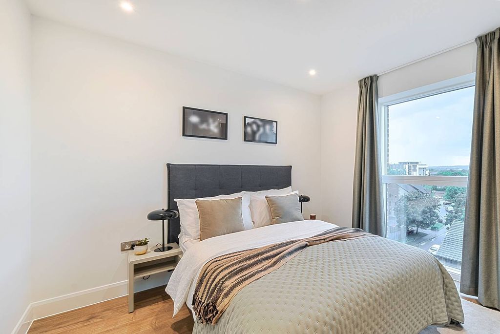 Property photo 1 of 51