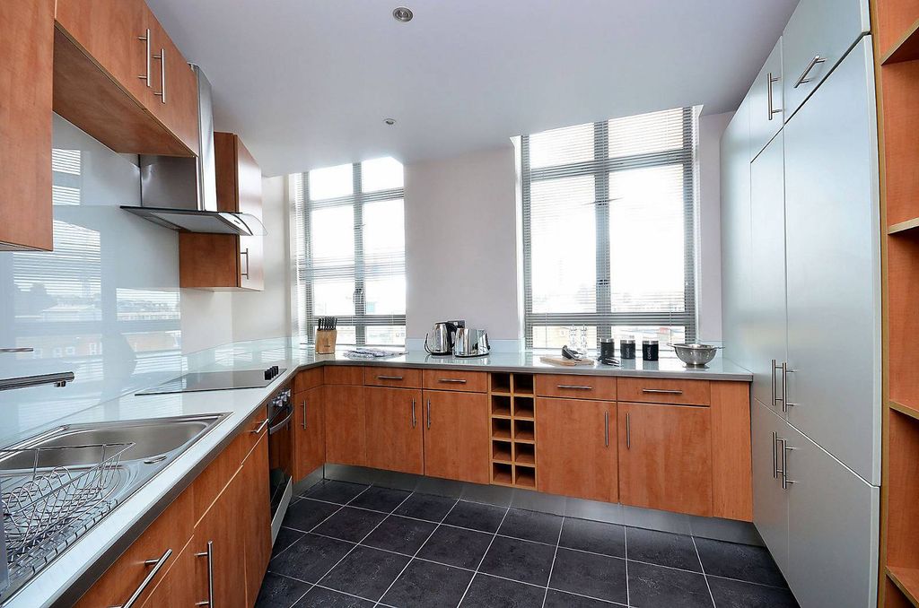 Property photo 3 of 31