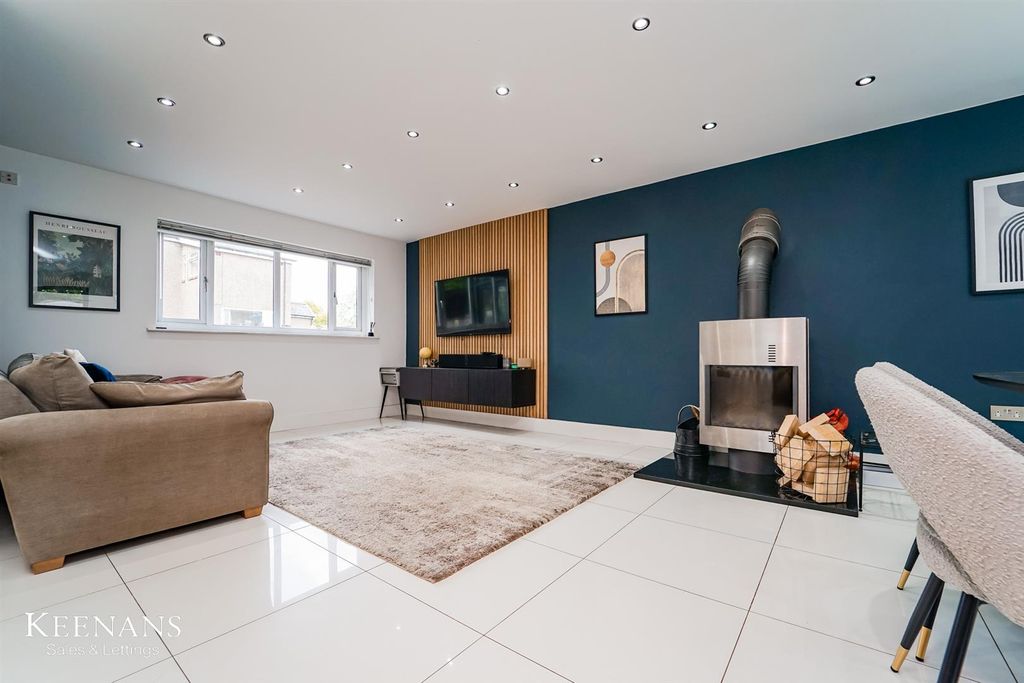 Property photo 3 of 43 3.Jpg