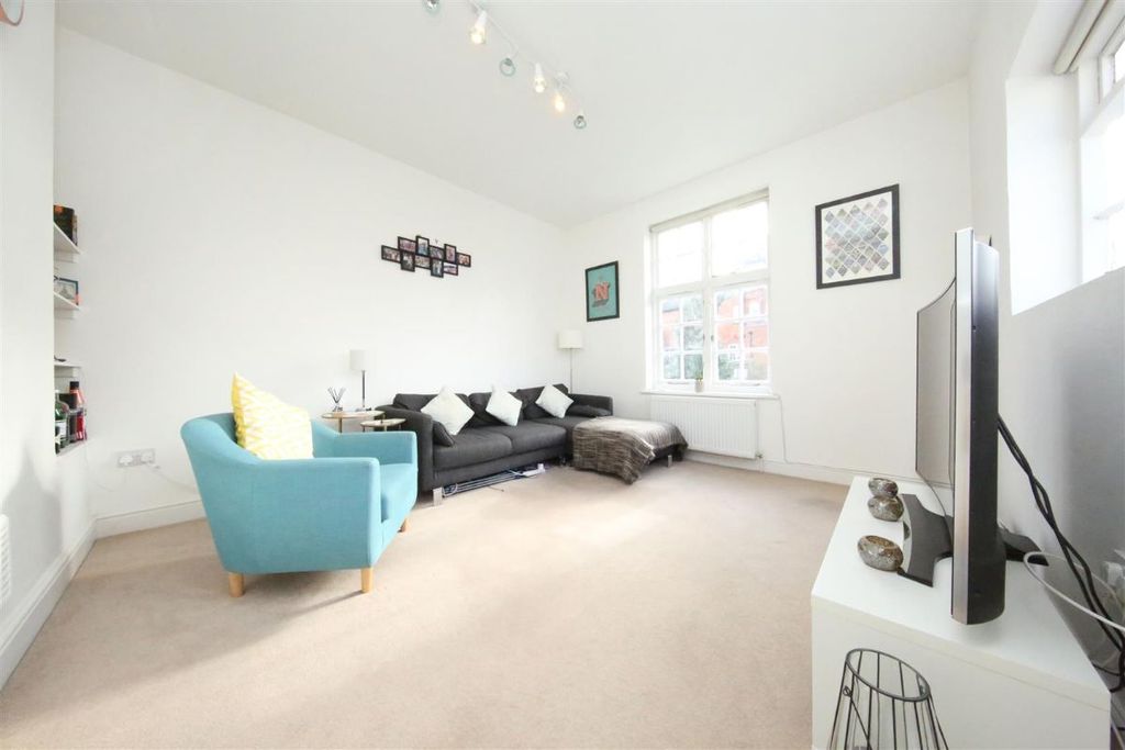 Property photo 3 of 9