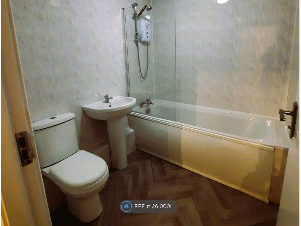 Property photo 3 of 6 Bathroom