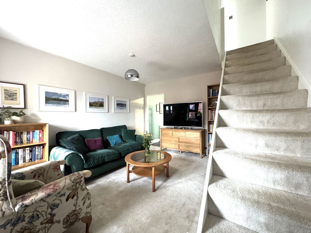 Property photo 2 of 28