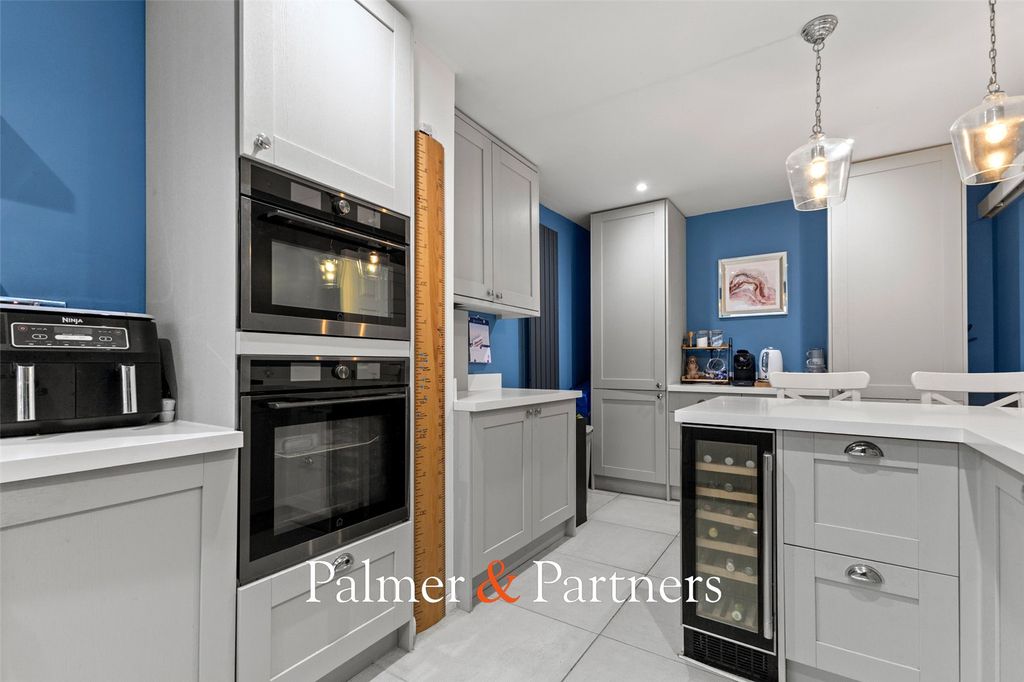 Property photo 2 of 27 Picture No. 22