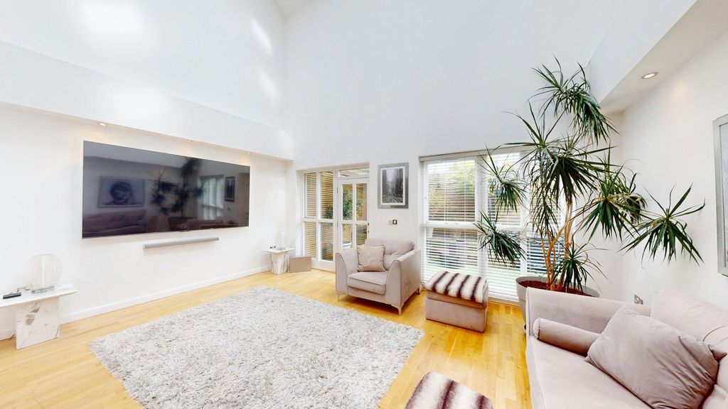 Property photo 3 of 32 Reception Room