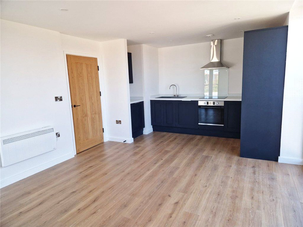 Property photo 2 of 10 Kitchen