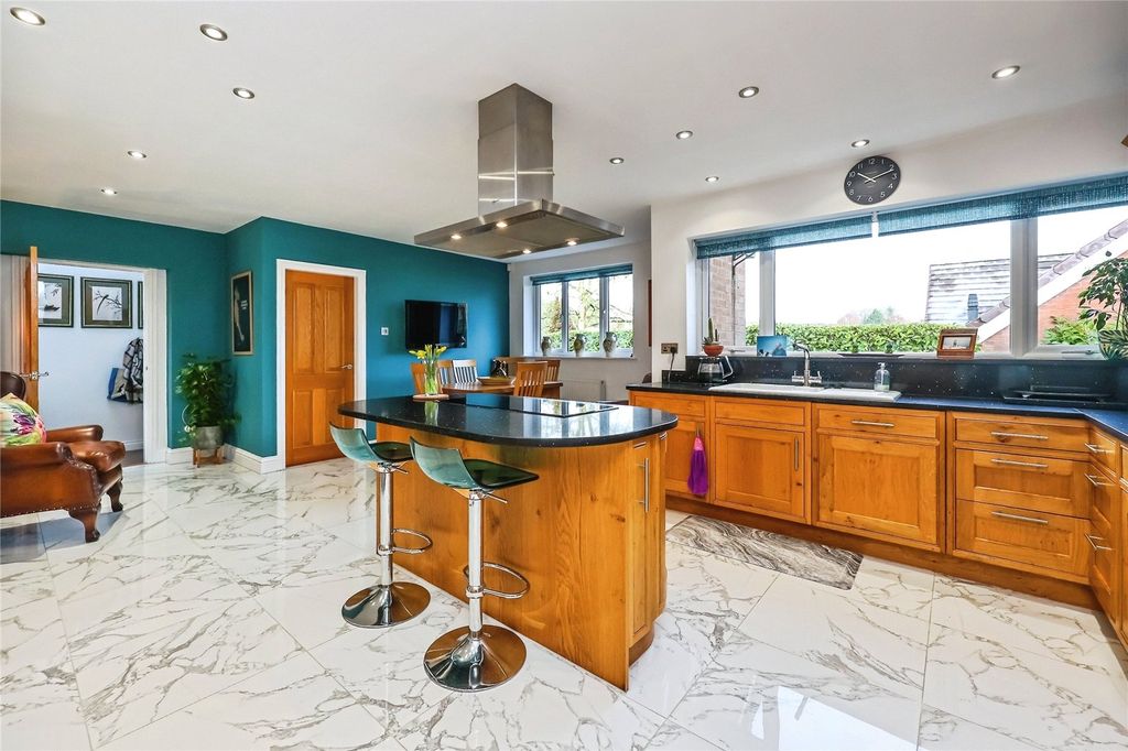 Property photo 2 of 25 Picture No. 49