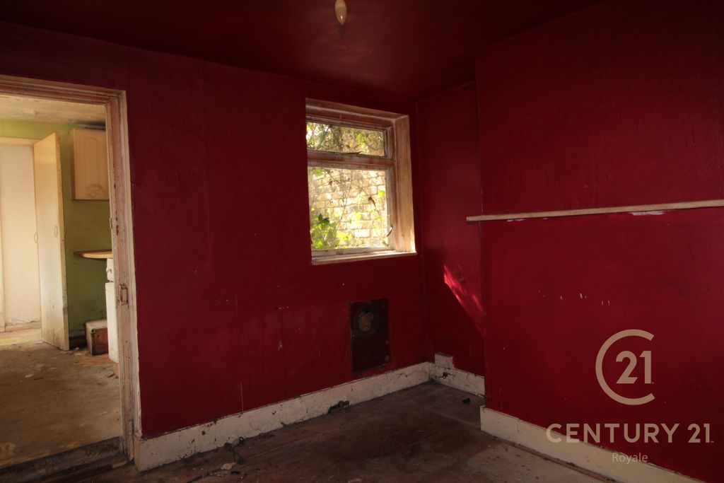 Property photo 2 of 16