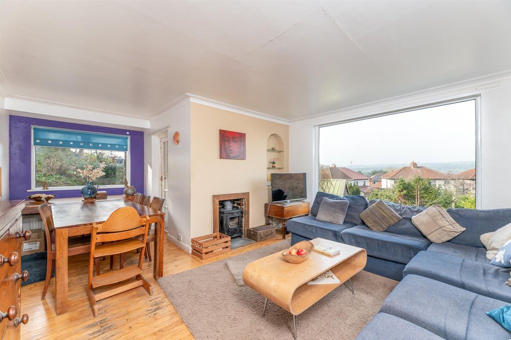 Property photo 2 of 45 Sitting Room