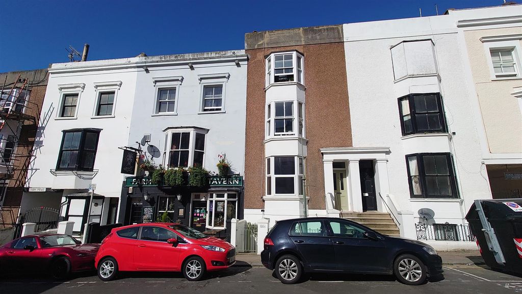 Property photo 1 of 6 14 Farm Road.Jpg