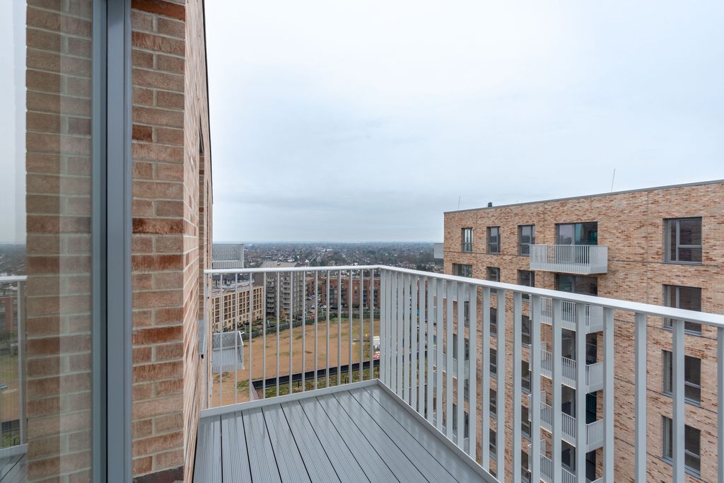 Property photo 3 of 9 Balcony