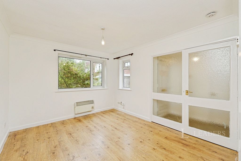 Property photo 2 of 11 Pbox-Img.Jpg