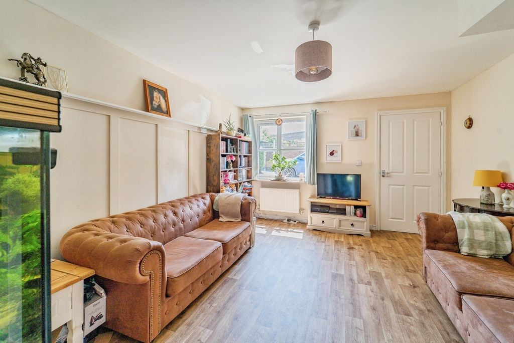 Property photo 3 of 20 Pbox-Img.Jpg