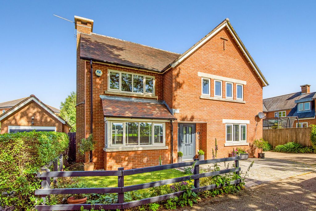 Property photo 2 of 32