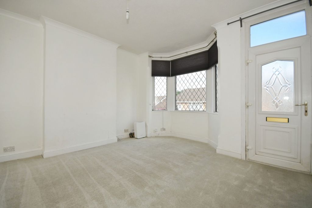 Property photo 3 of 17 Photo