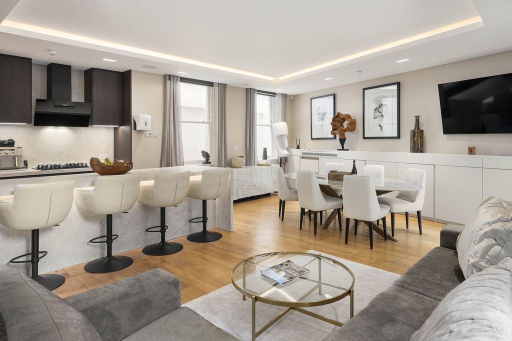 Property photo 2 of 26