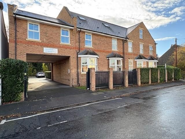 Property photo 1 of 9 Cover