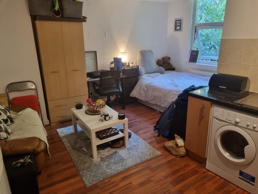 Property photo 1 of 3