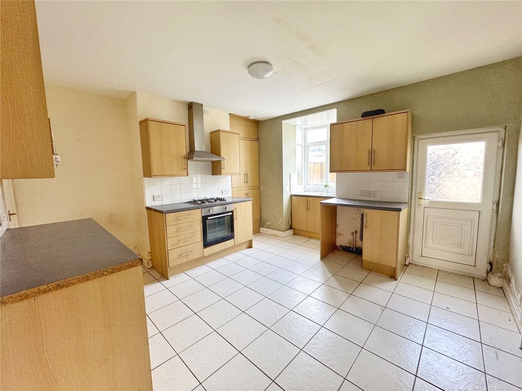 Property photo 3 of 12 Kitchen-Diner