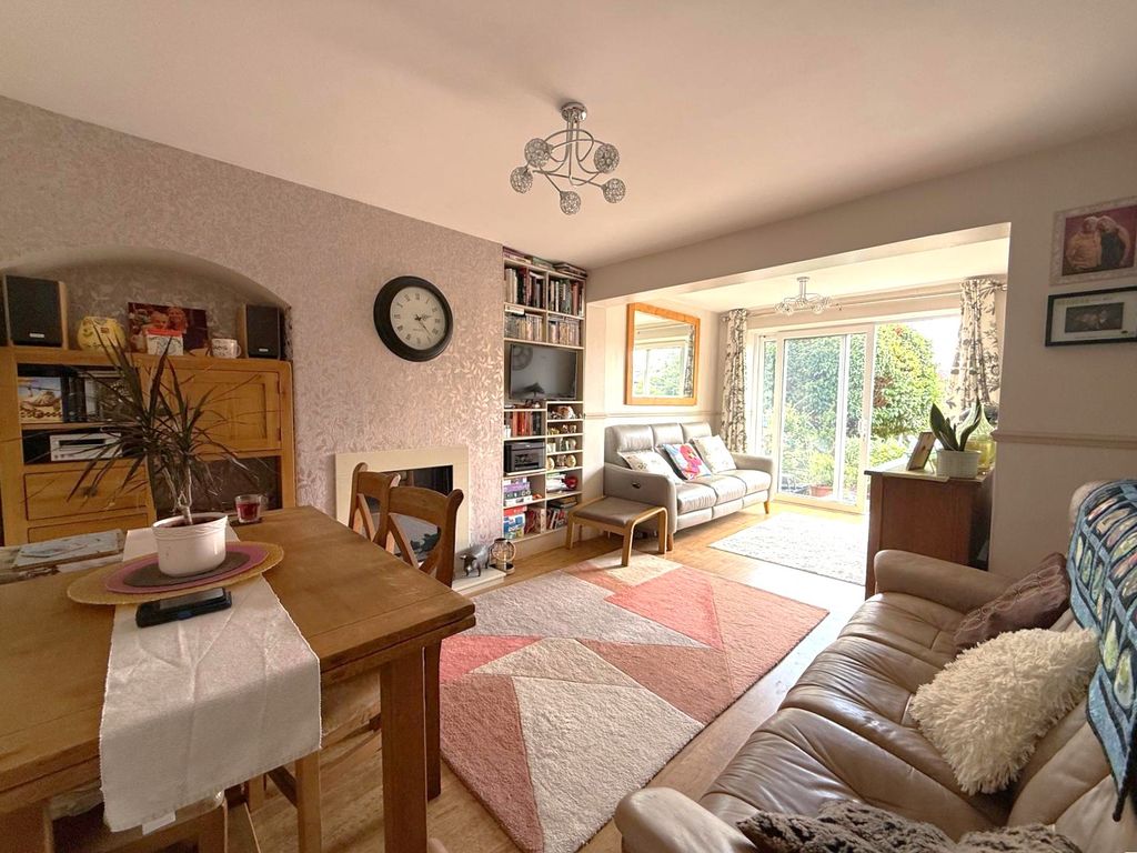 Property photo 3 of 25 Photo 8