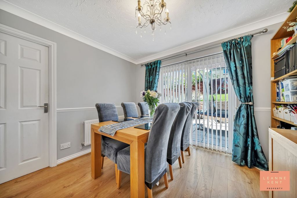 Property photo 3 of 39