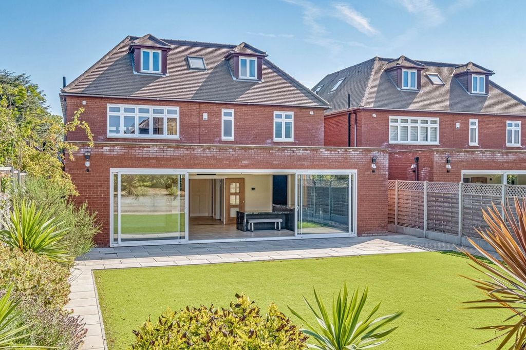 Property photo 1 of 51 Picture No. 80