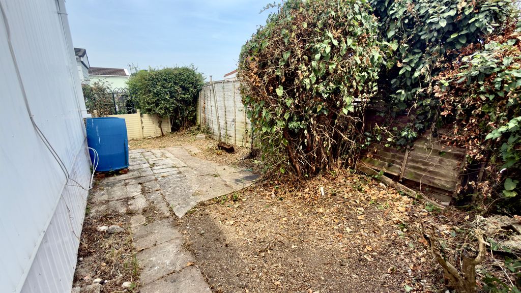 Property photo 3 of 20