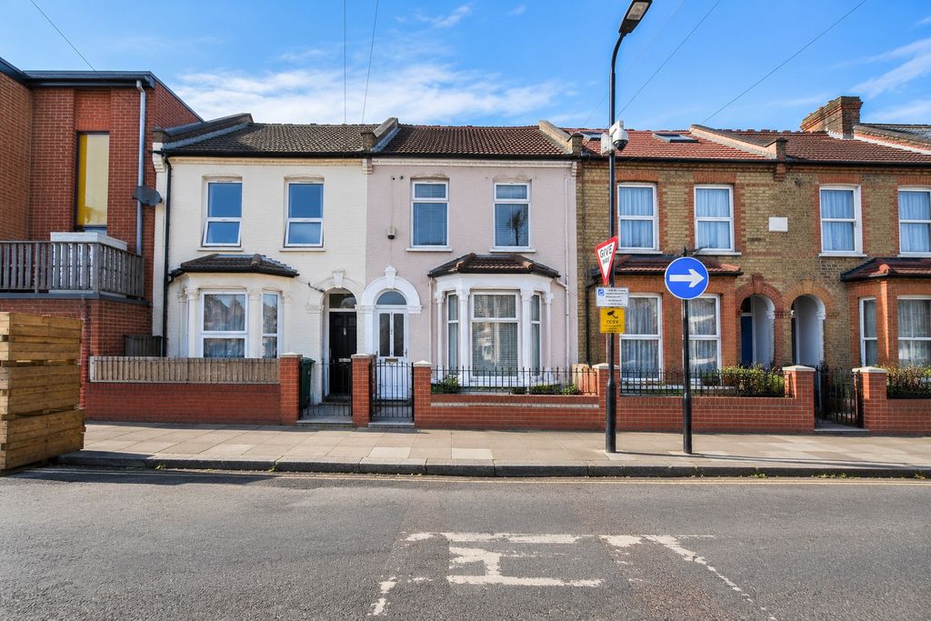 Property photo 1 of 11 5690541