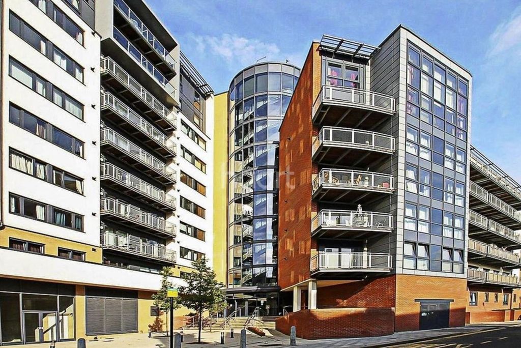 Property photo 2 of 11