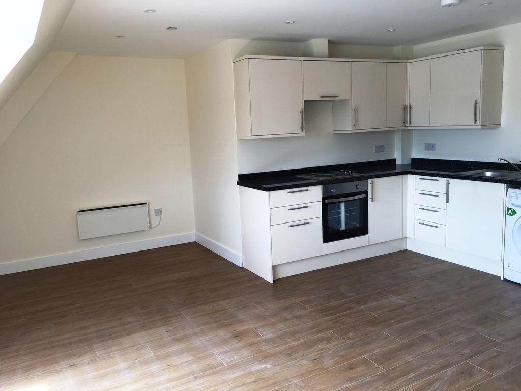 Property photo 3 of 6 Kitchen