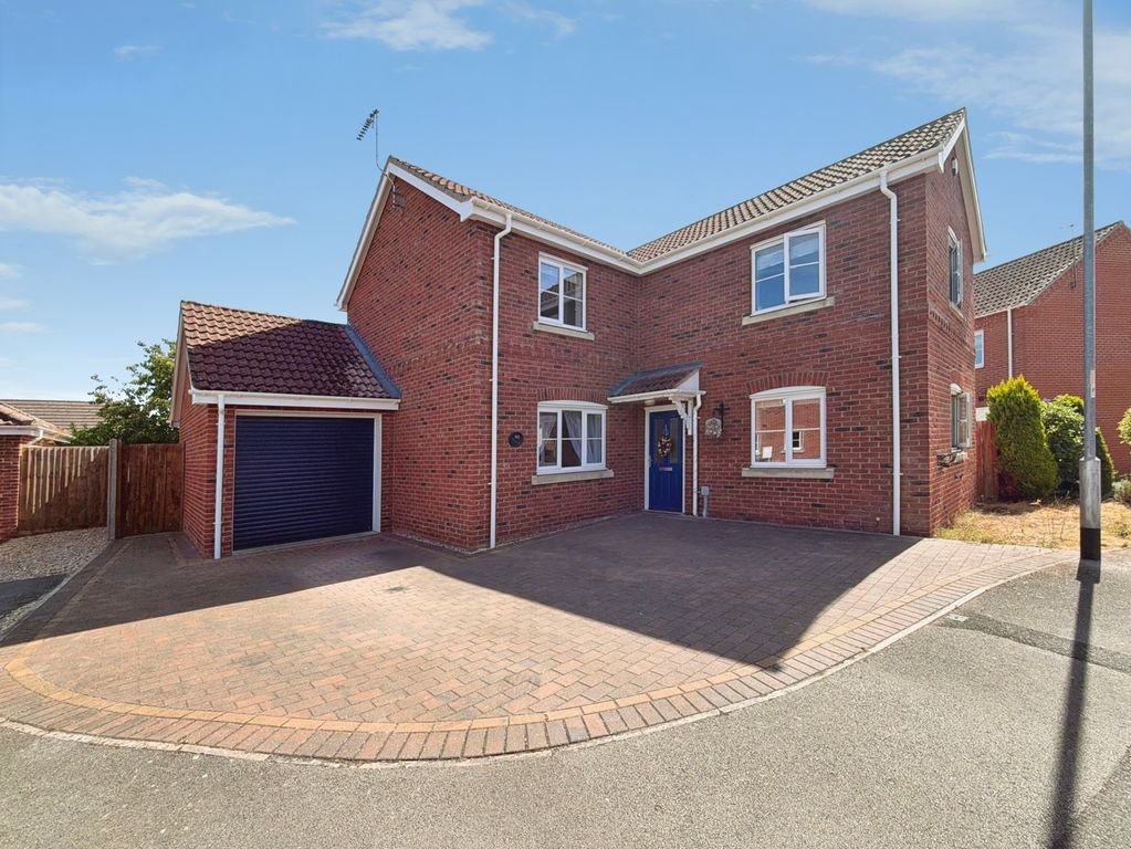 Property photo 1 of 19 Outside