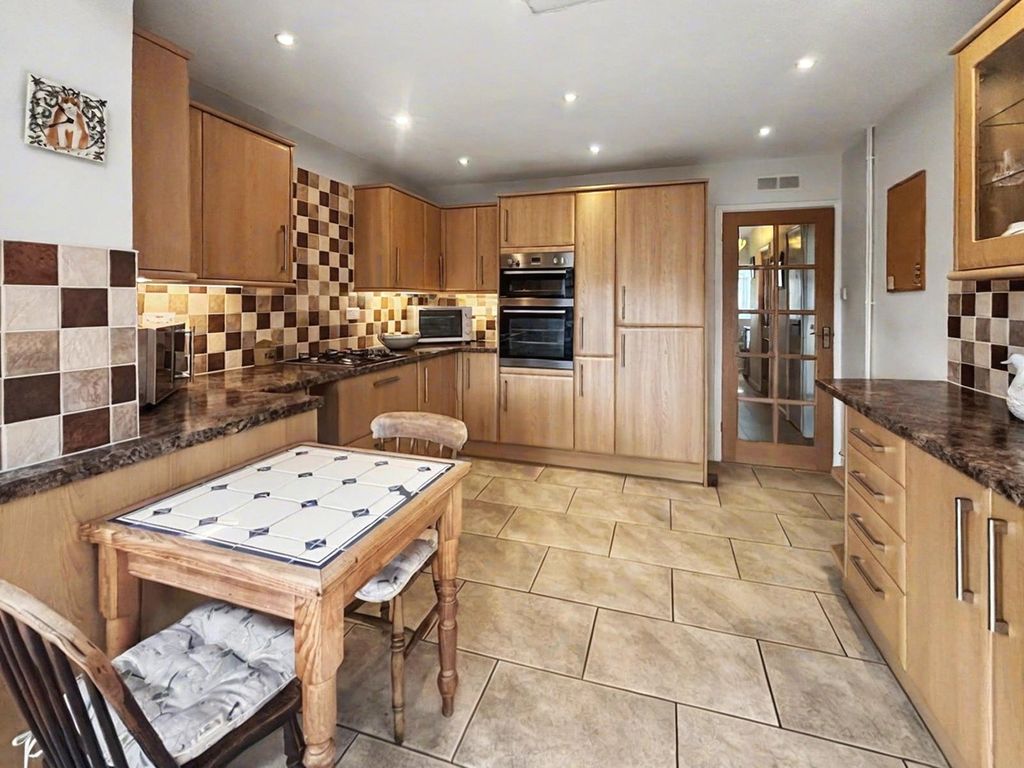 Property photo 3 of 9 Picture No. 06