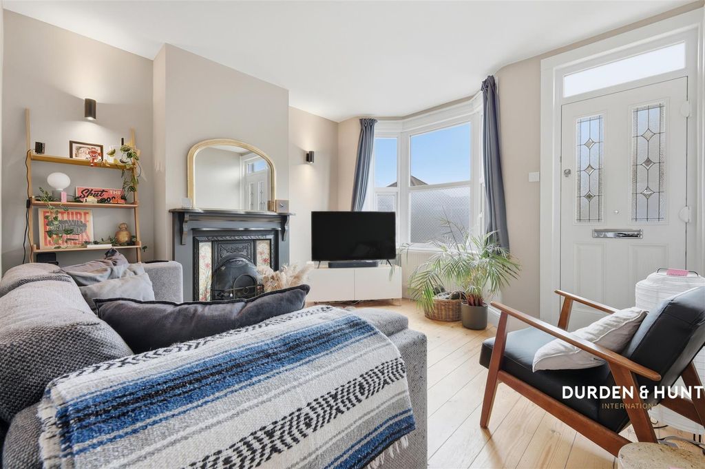 Property photo 3 of 14 Rounton Road