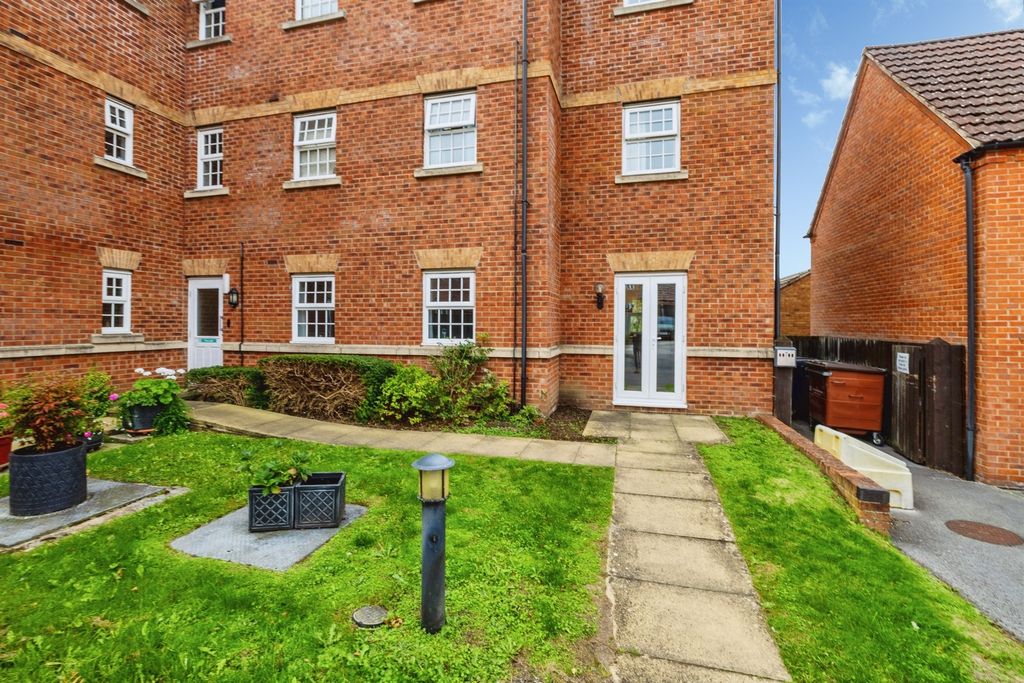 Property photo 2 of 16