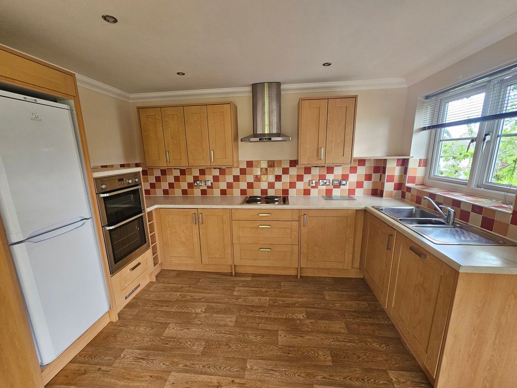 Property photo 1 of 7 Dining Room