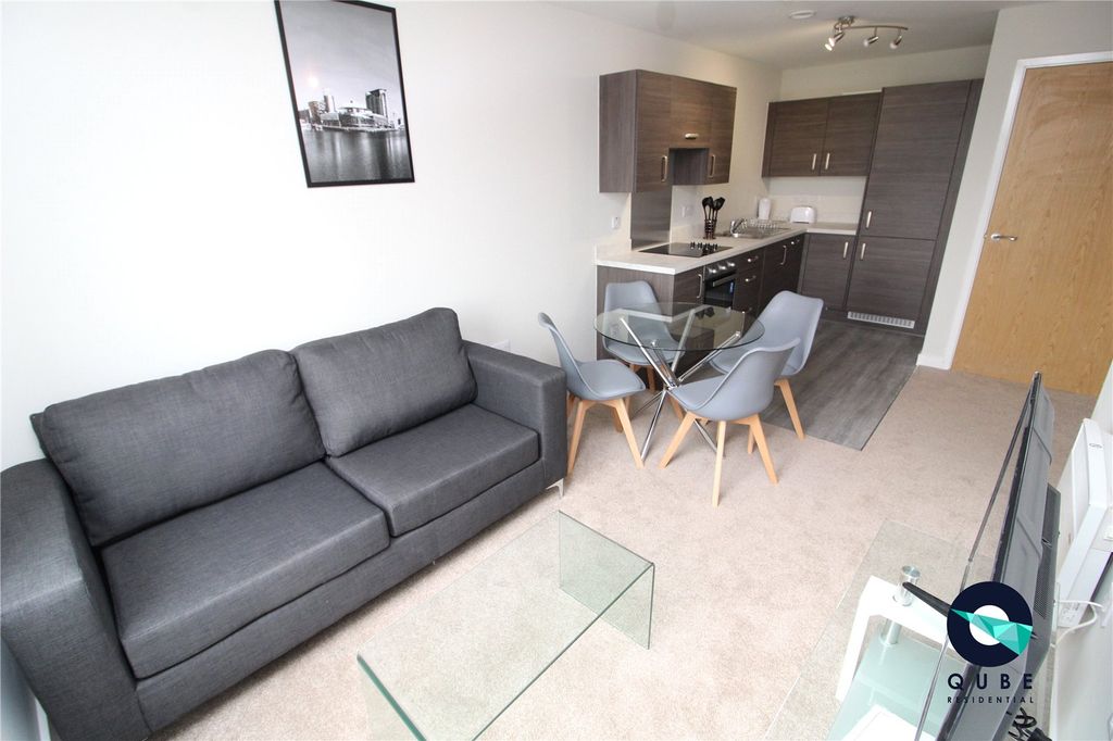 Property photo 1 of 8 Lounge