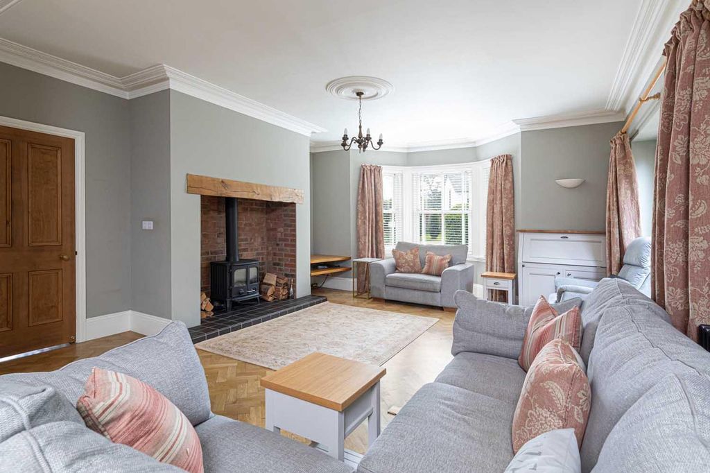 Property photo 3 of 22