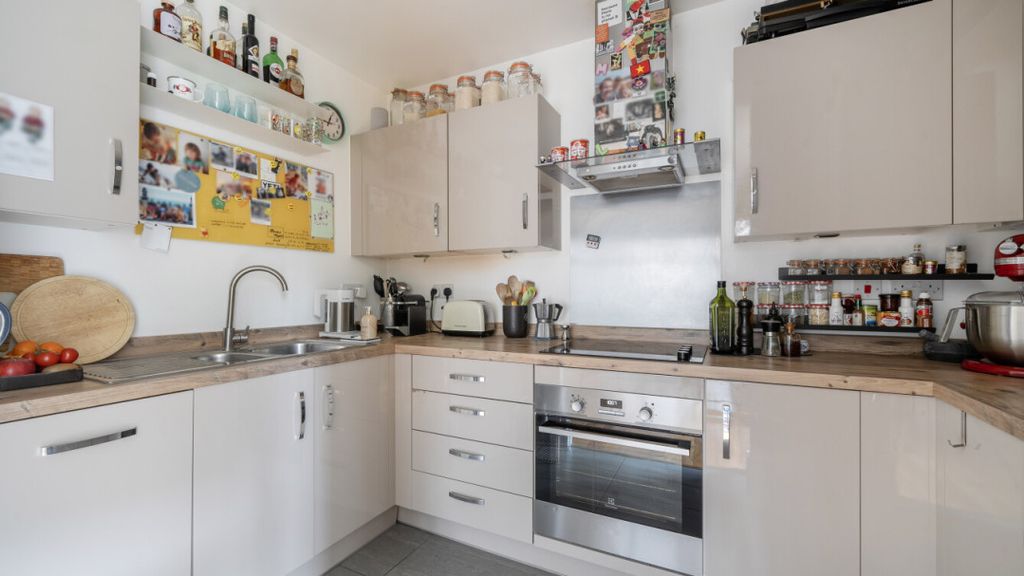 Property photo 3 of 20