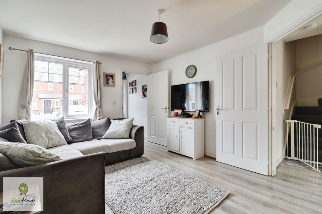 Property photo 2 of 14 Living Room - Ewemove Cannock