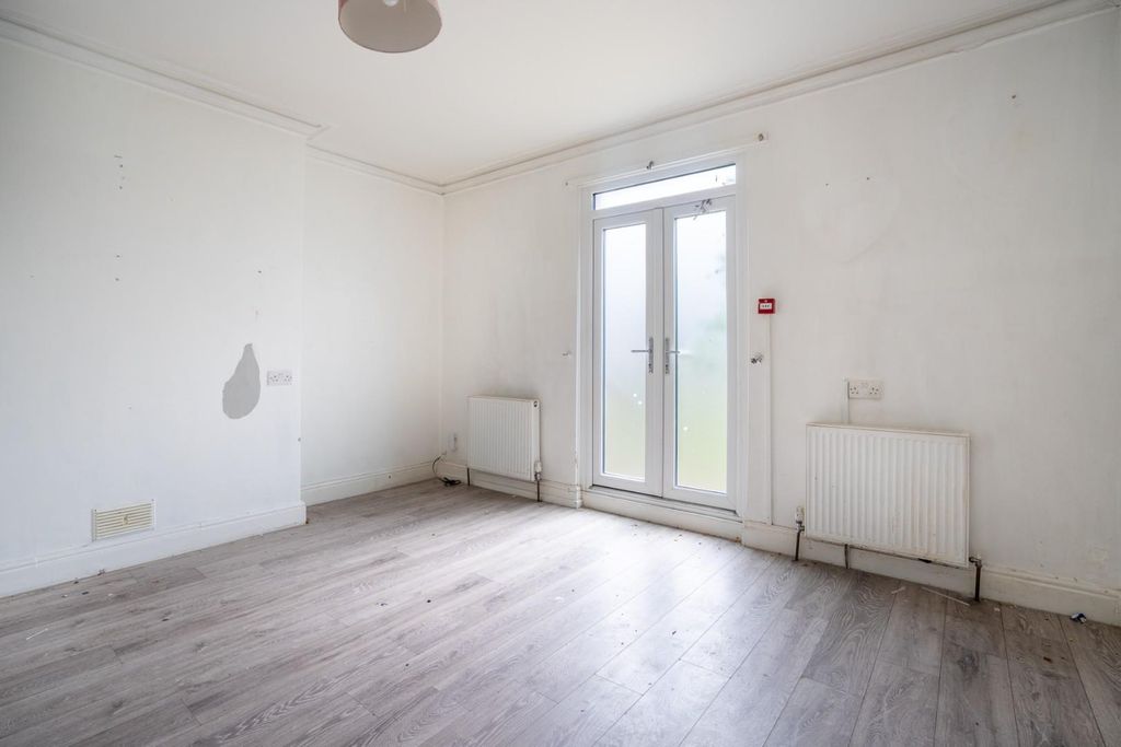 Property photo 3 of 25 14 Cs-2.Jpg