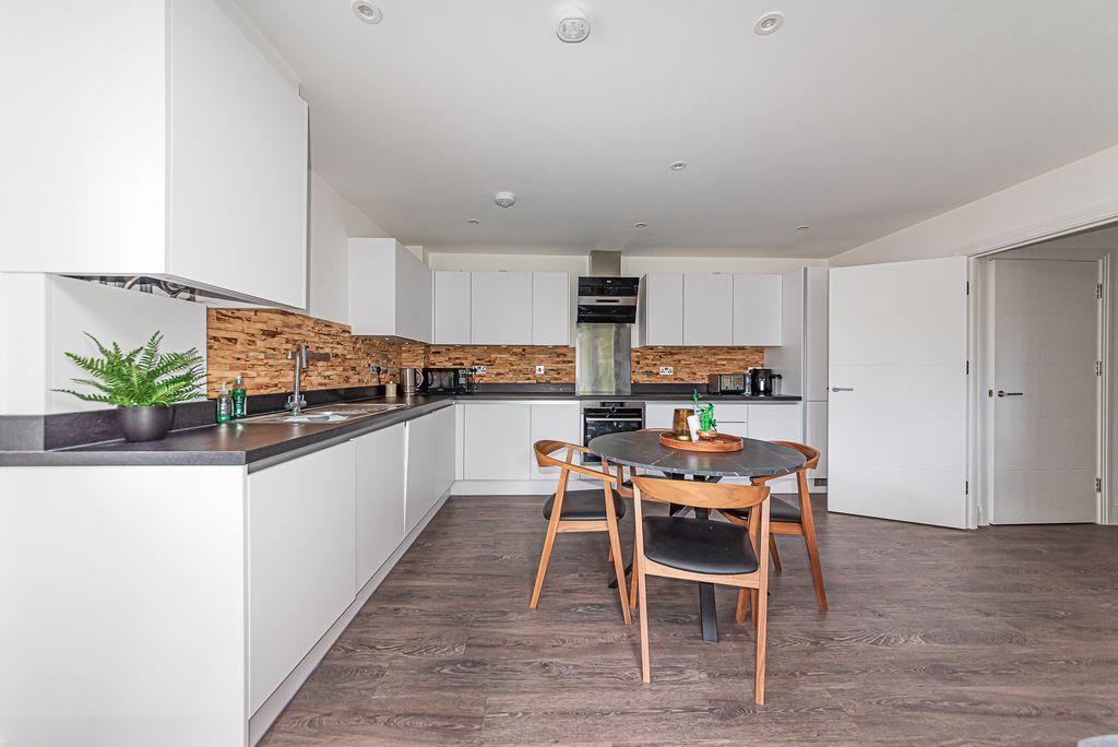 Property photo 2 of 18 12