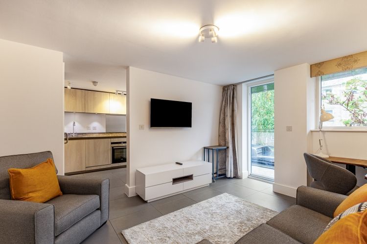 Property photo 1 of 10 306100