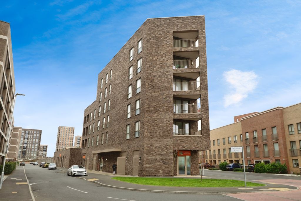 Property photo 1 of 17 Pbox-Img.Jpg