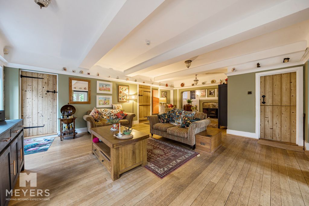 Property photo 3 of 23