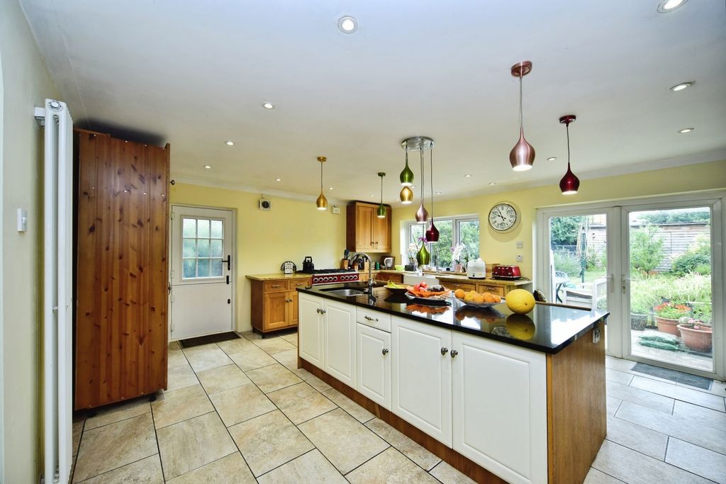 Property photo 2 of 18 Photo