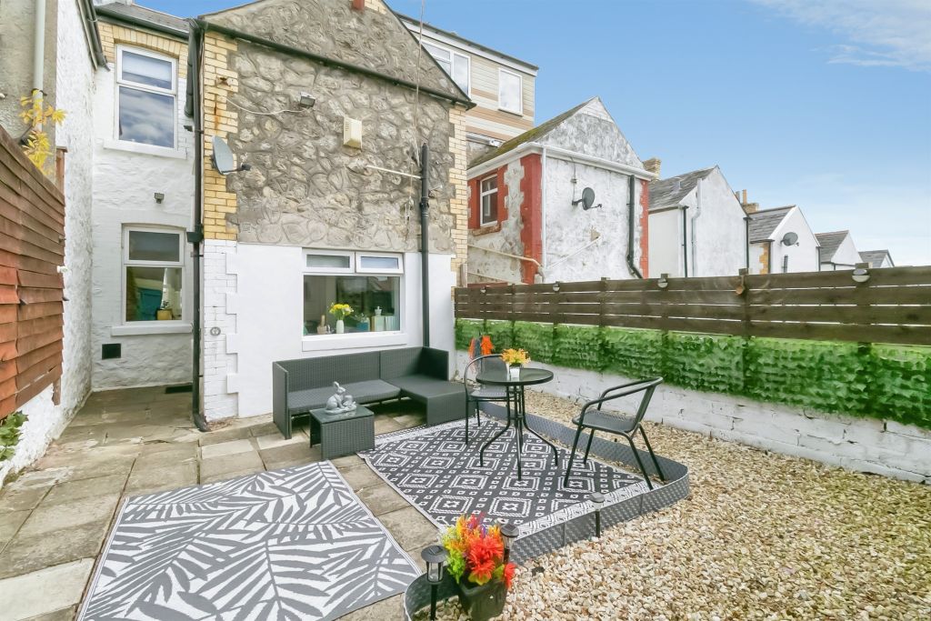 Property photo 1 of 18