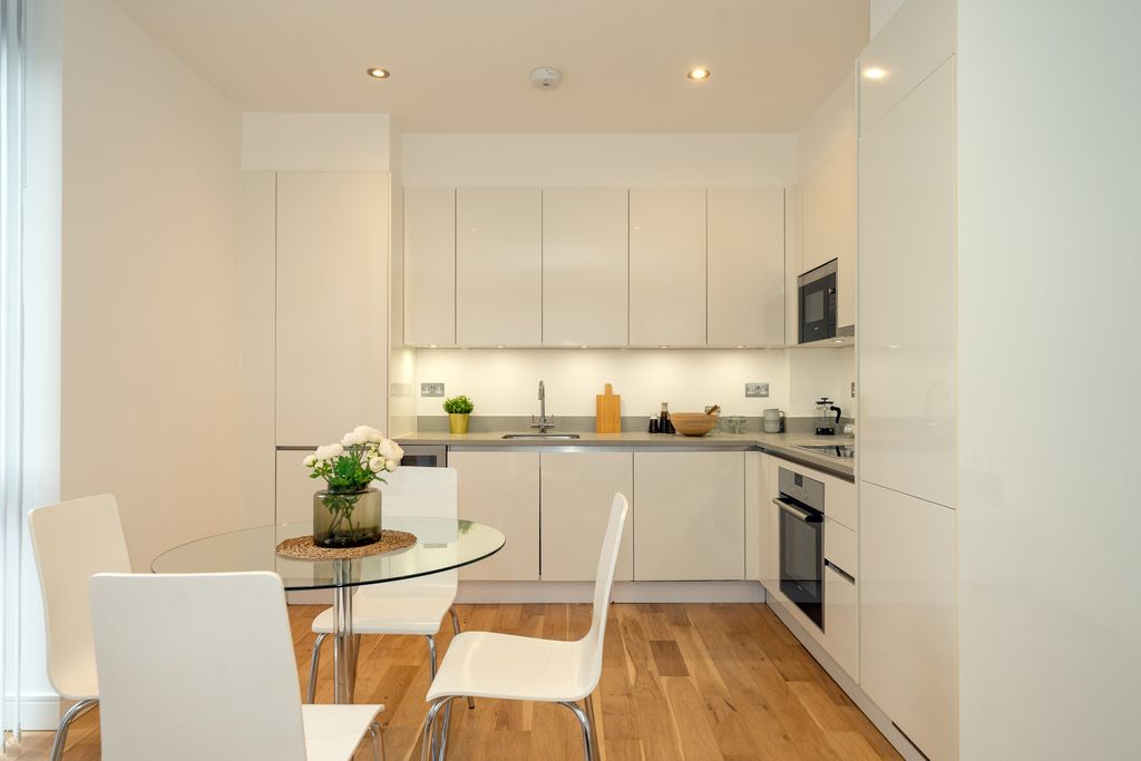 Property photo 3 of 32