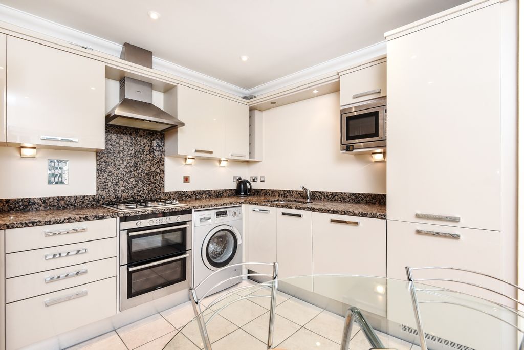 Property photo 2 of 12